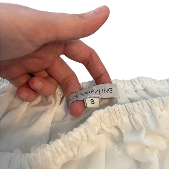 White Swiss dot  off the shoulder blouse - Picture 3 of 3